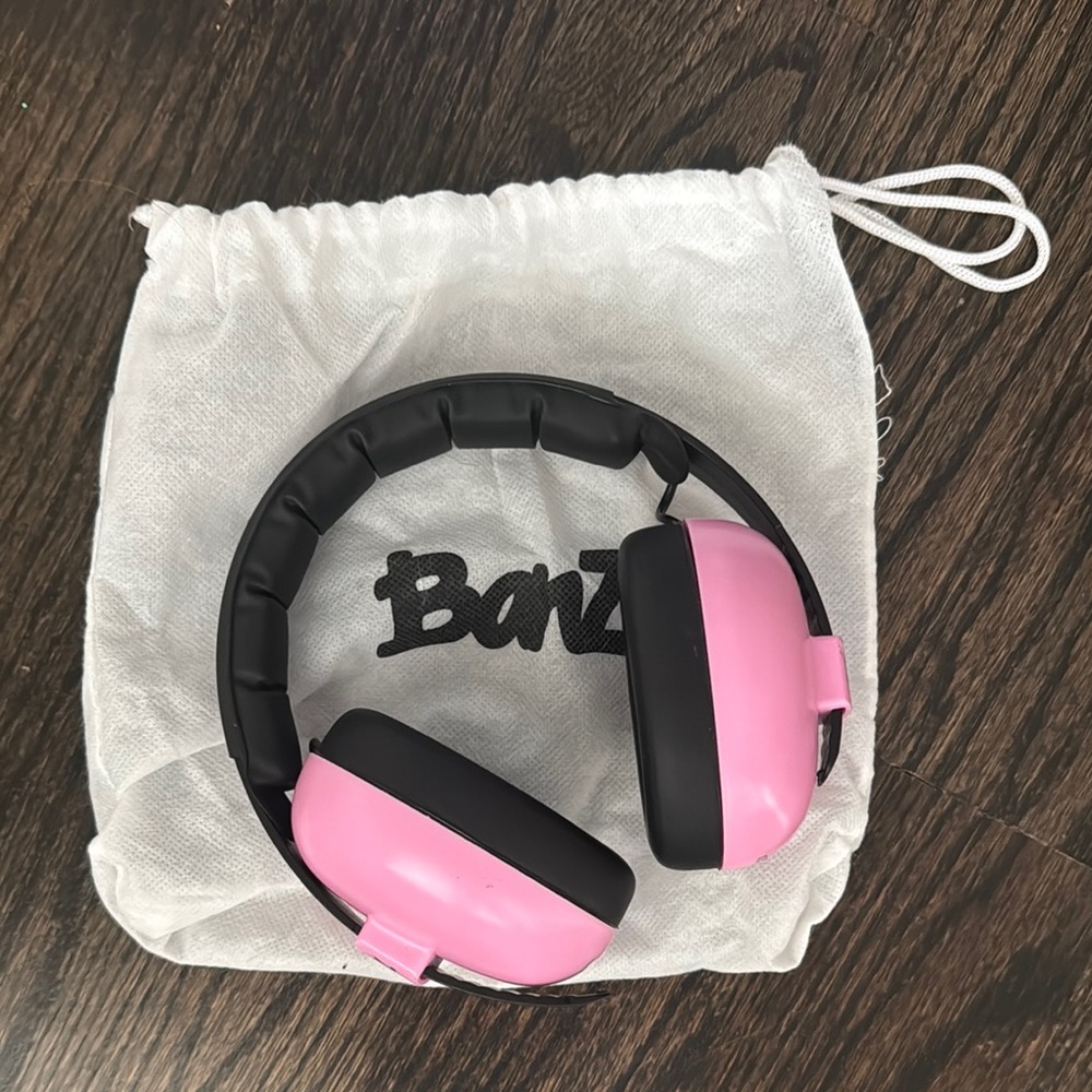 Pink Baby Banzbluetooth earmuffs hearing protection (0-2yrs)